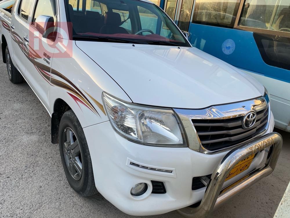 تويوتا هايلوكس